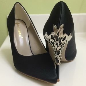 NEW Bigtree Metallic Black Pump Heels
